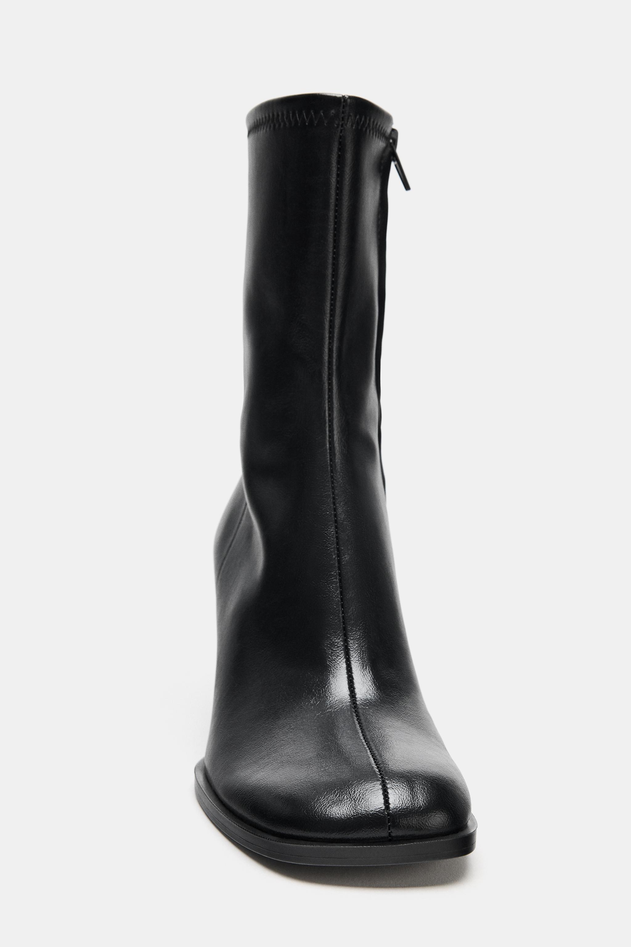 BOTTINES À TALONS ÉPAIS